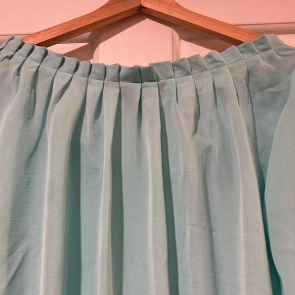 Willi Smith pleated peplum short puff sleeve semi sheer blouse - Picture 5 of 9